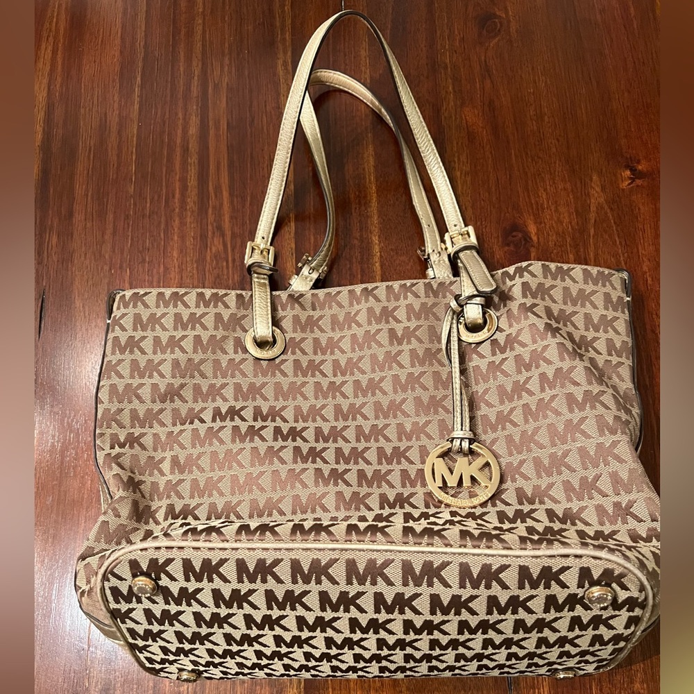 Michael Kors Purse - Excellent Condition!